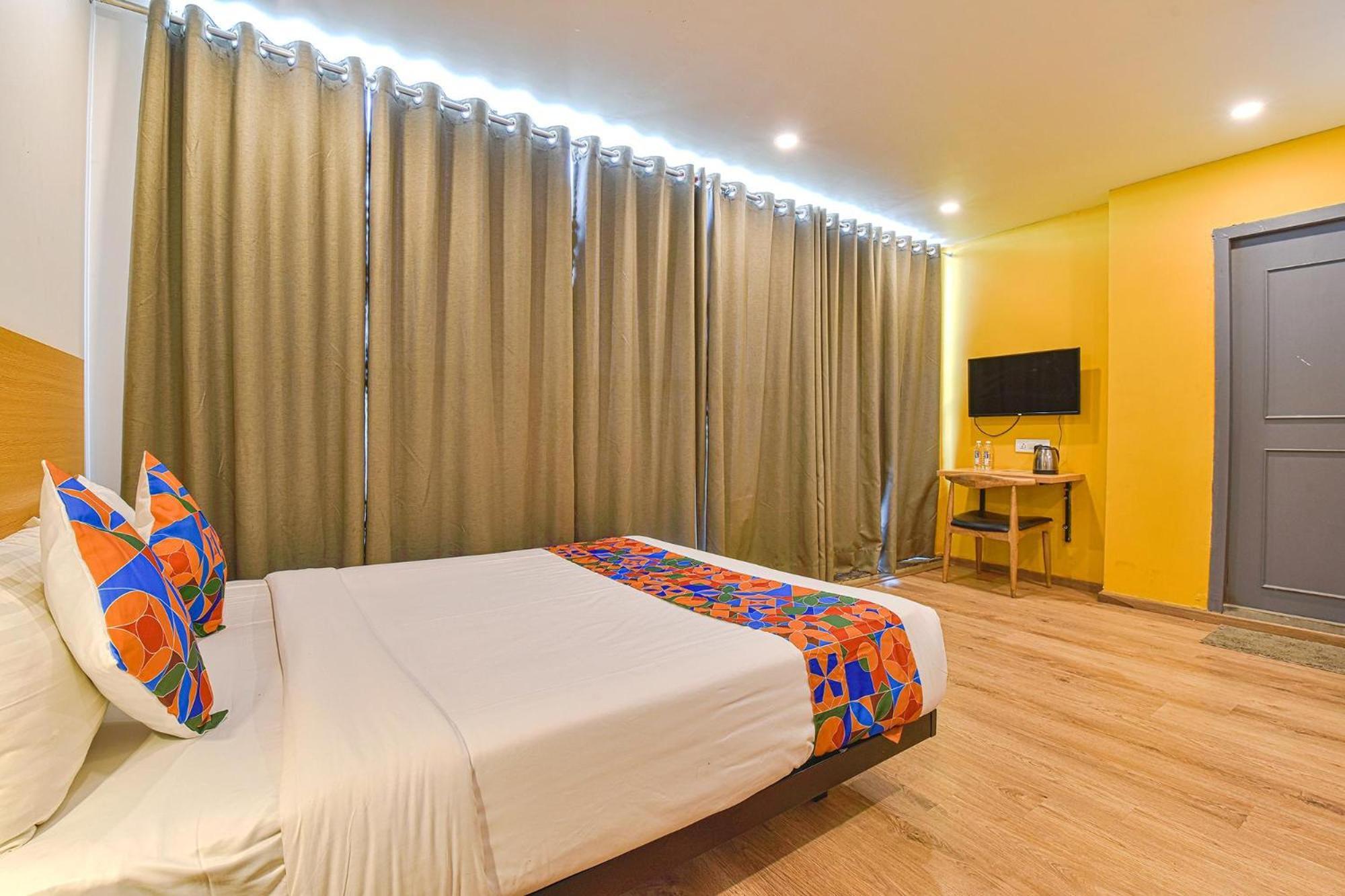 Fabhotel Ny Townhouse Ahmedabad Exterior photo