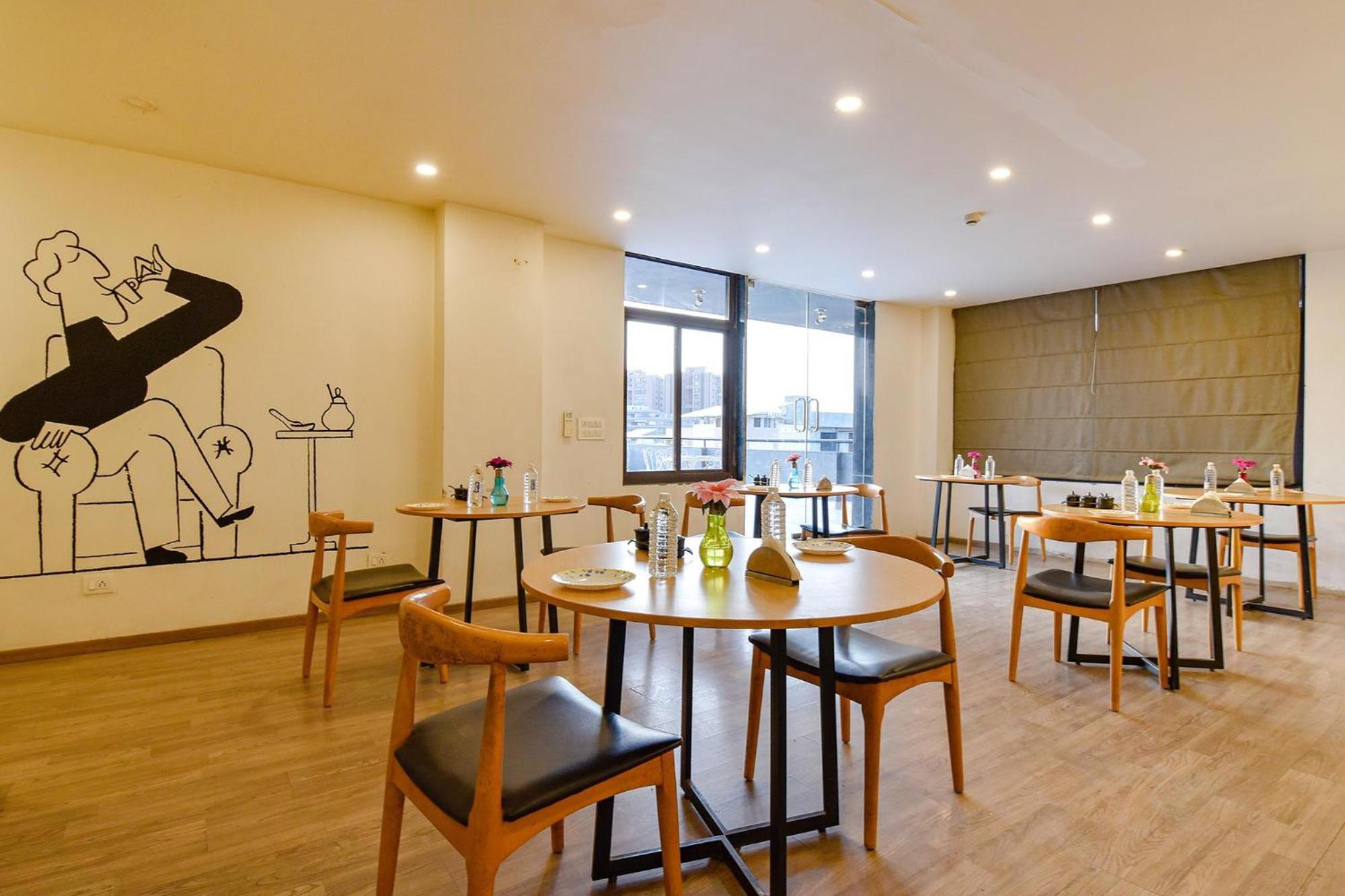 Fabhotel Ny Townhouse Ahmedabad Exterior photo
