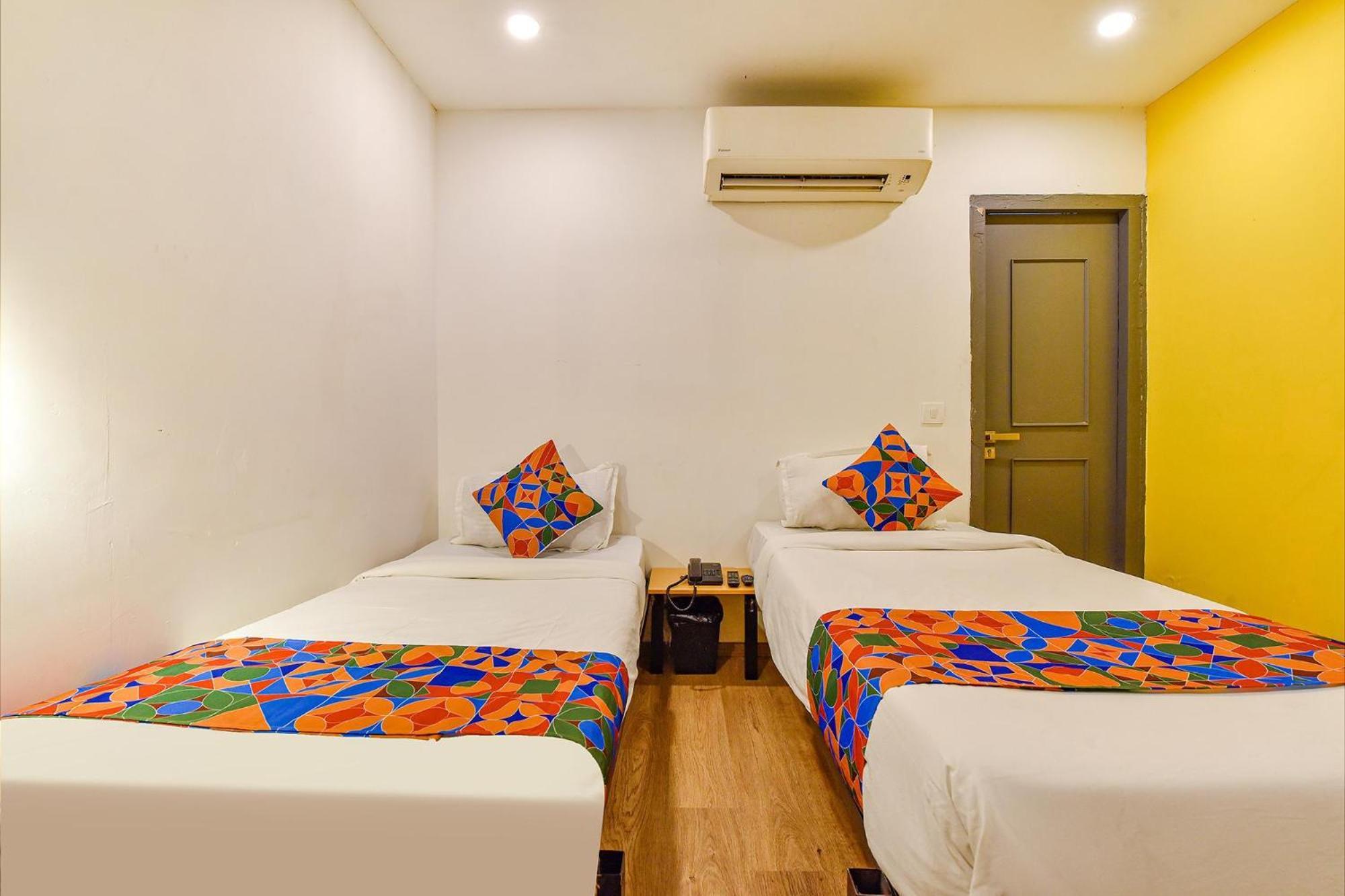 Fabhotel Ny Townhouse Ahmedabad Exterior photo