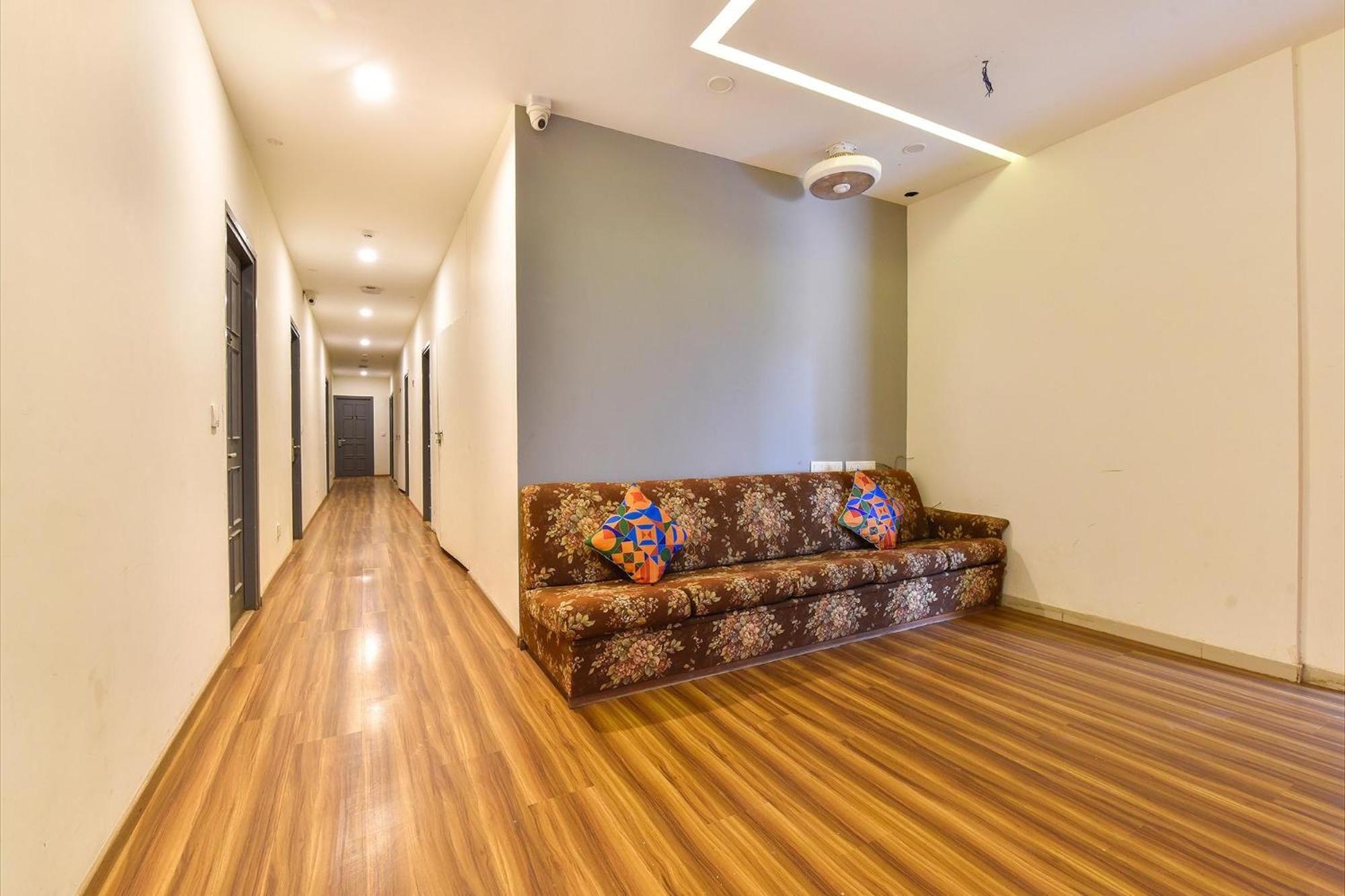 Fabhotel Ny Townhouse Ahmedabad Exterior photo