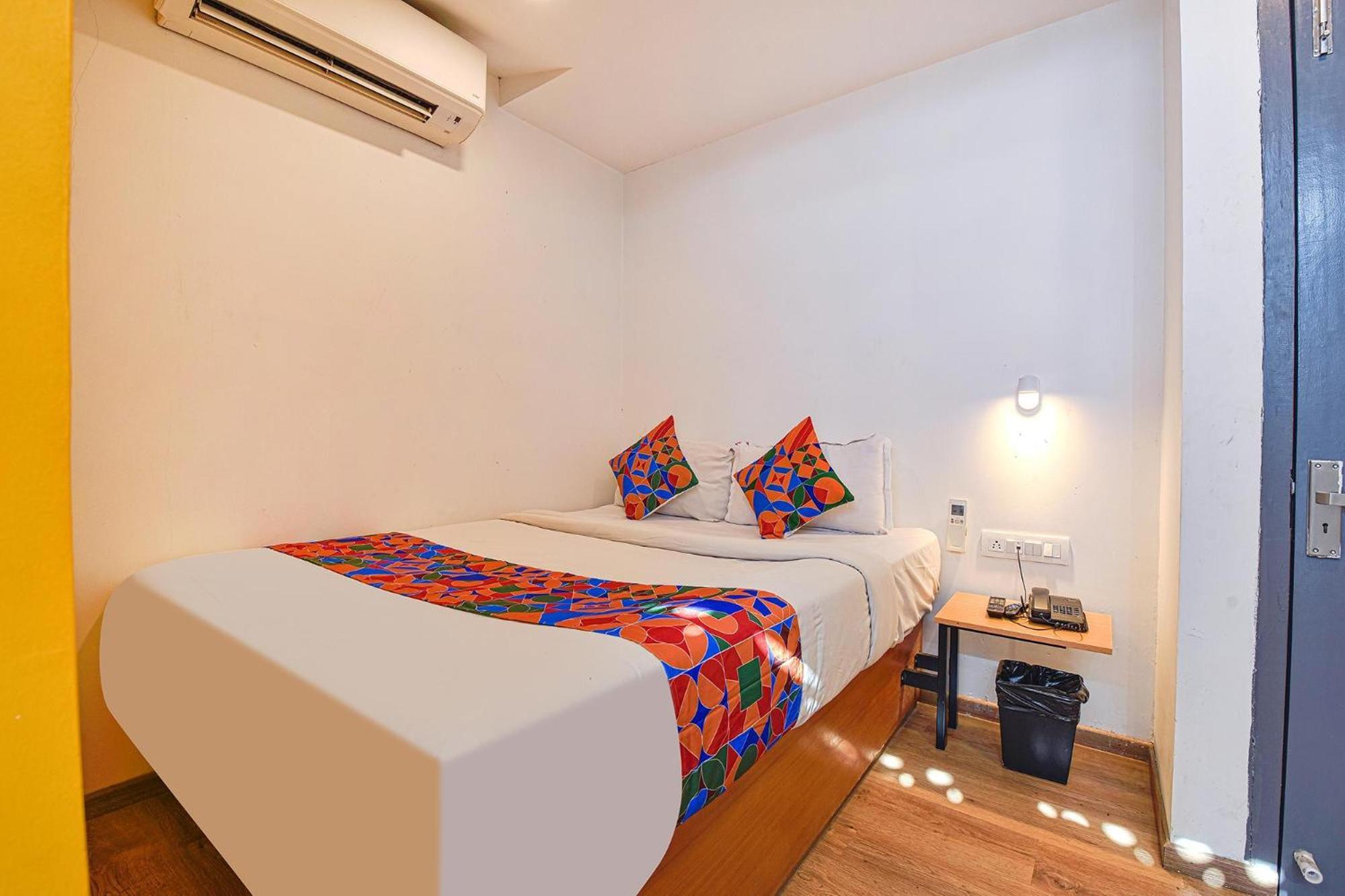 Fabhotel Ny Townhouse Ahmedabad Exterior photo